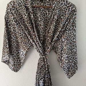 Victoria's Secret Leopard Print Robe Size Sm Satin
